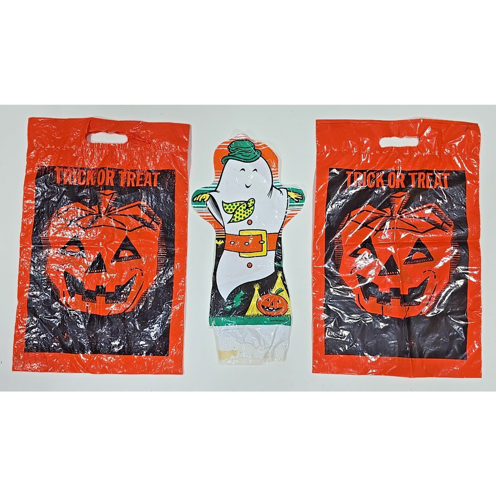 1960's‎ Halloween 1 Ghost Puppet Flavour Candy and 2 Trick or Treat Bags U215G